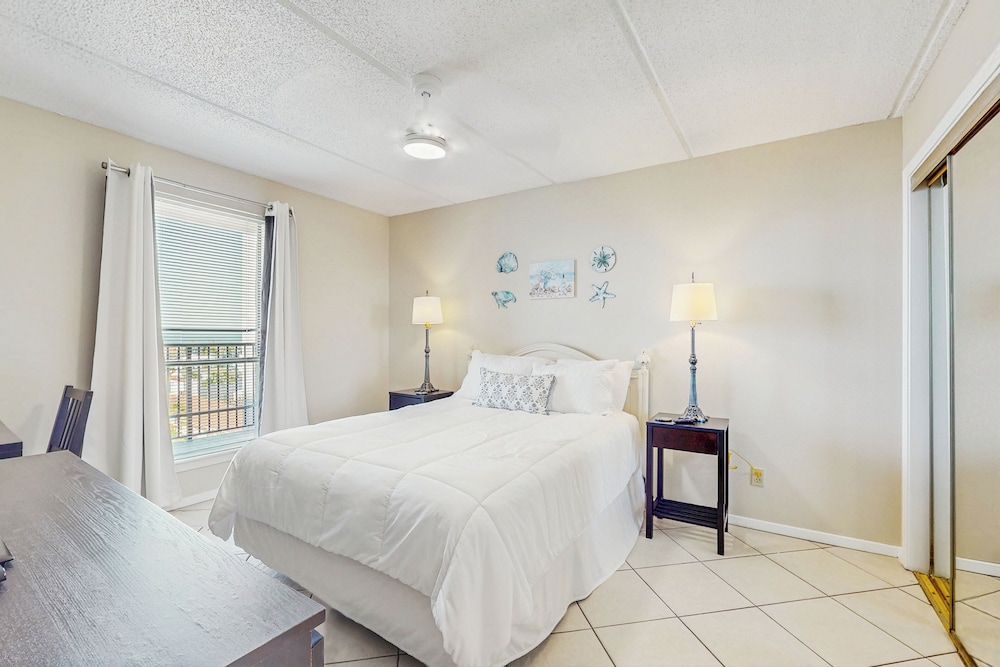 3BR Condo - 10th Floor w/ Amazing View & Amenities
