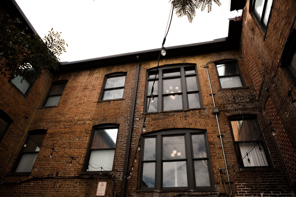 11th Avenue Hostel