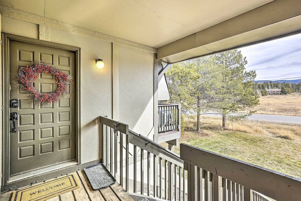 Condo w/ Balcony & Views - Steps to Ski Shuttle! view 2