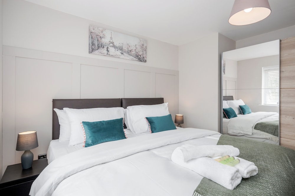 Lovely 2-bed House With 2 Bathrooms in Dartford view 3