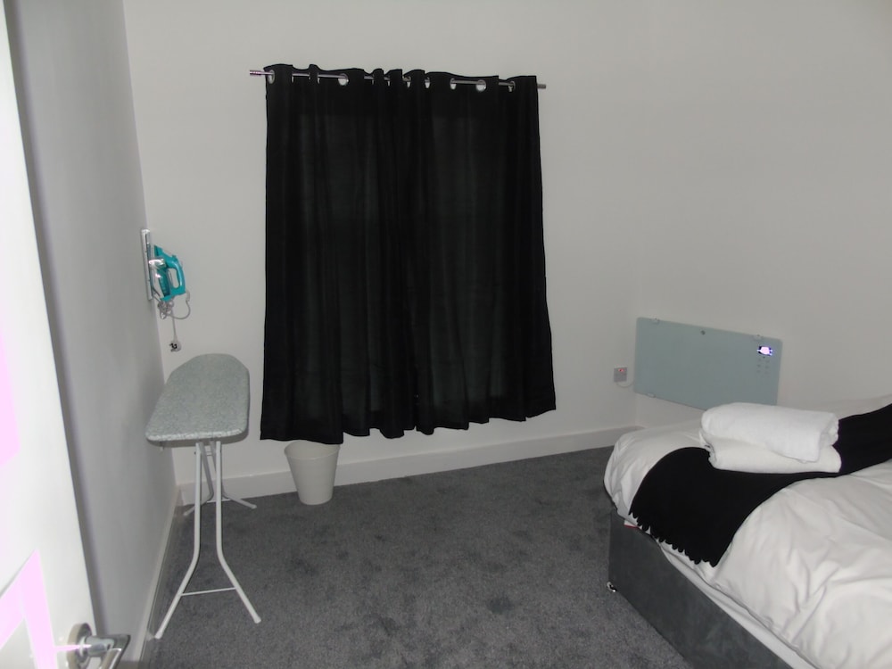 Captivating 1-bedroom Apartment in Bolton view 3