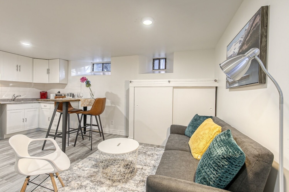 Montreal Suites - Image 2