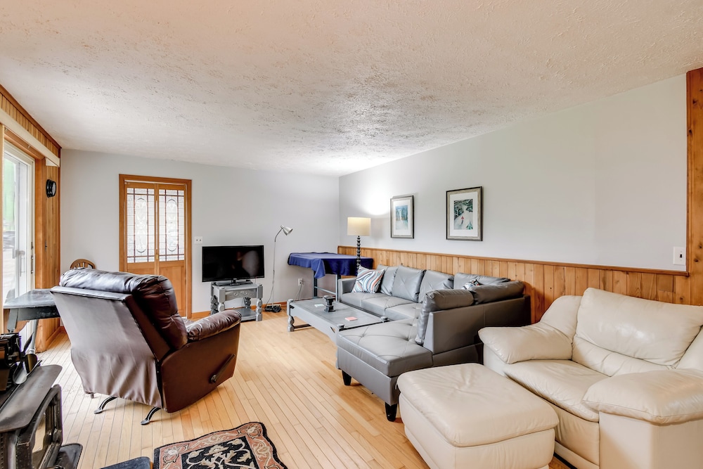 Fishing Pond & Spacious Yard: Quiet Home in Sodus!