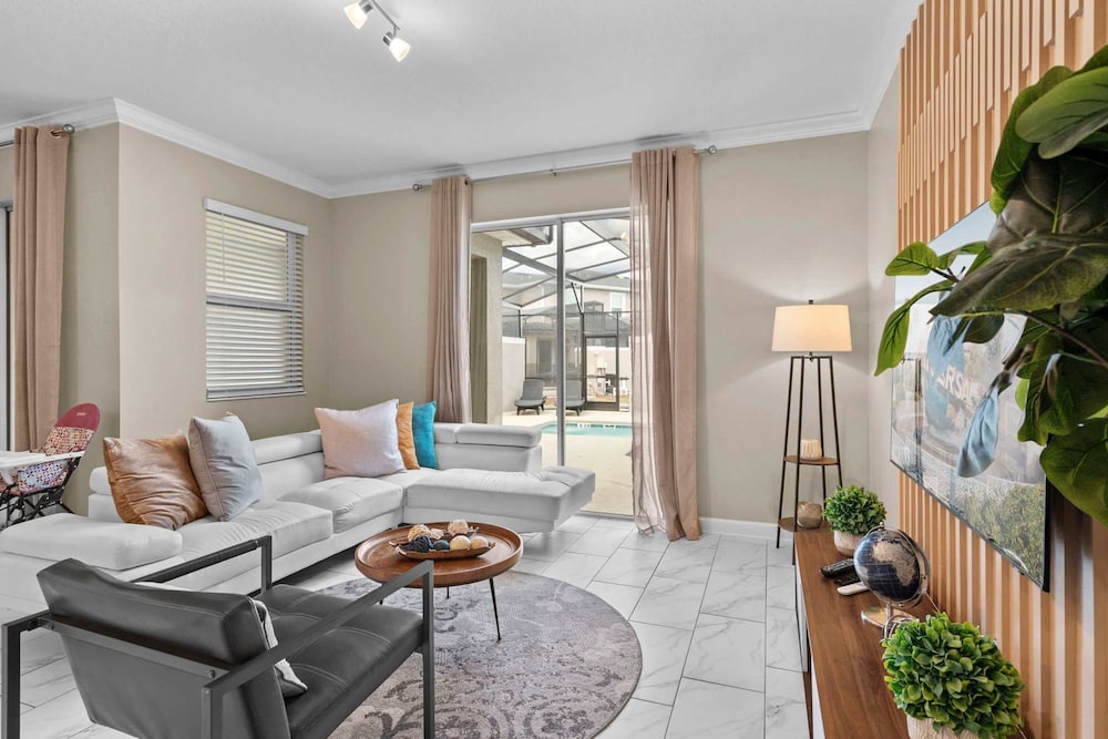 Relaxing Getaway Near Disney With Pool Themed Rooms