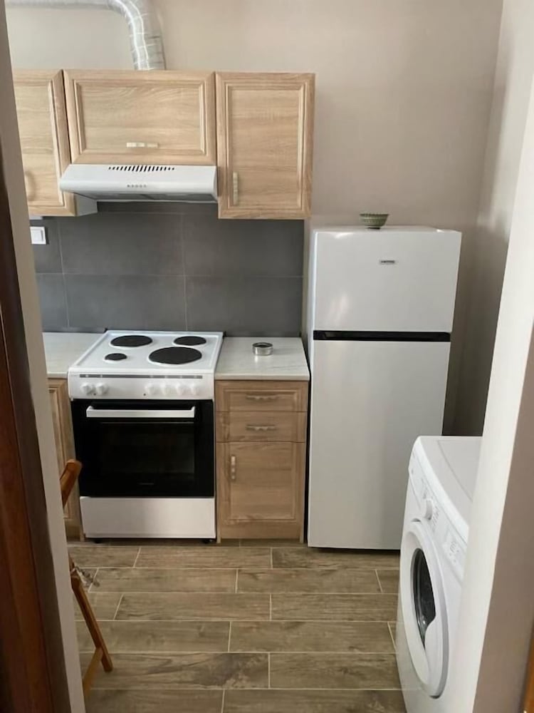 Elpida's apartments