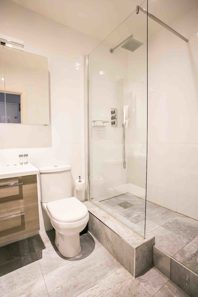 Grand Canal Square Apartments