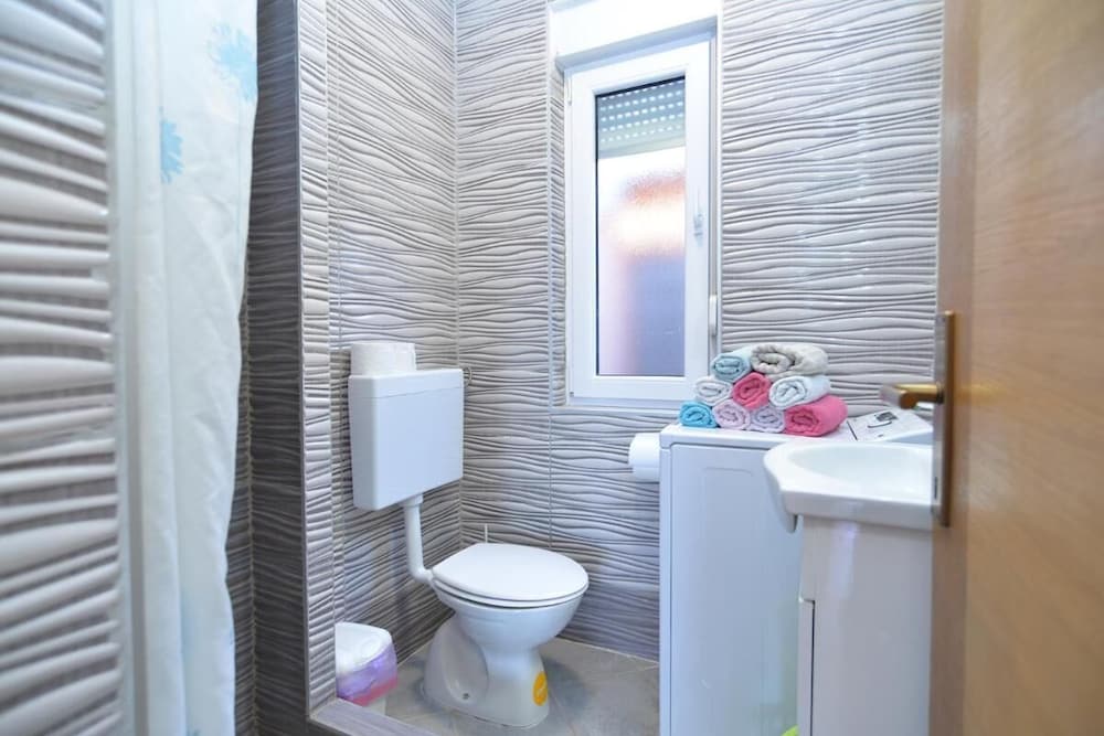 Spacious Flat With Pool Just 300m From the Beach