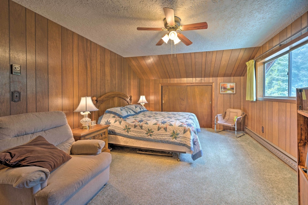 Mccall Rustic Retreat - Walk to Payette Lake!