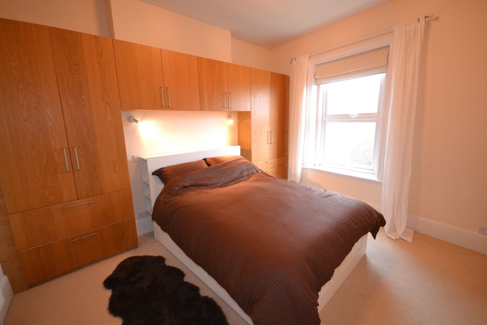 4 Roslyn House view 5