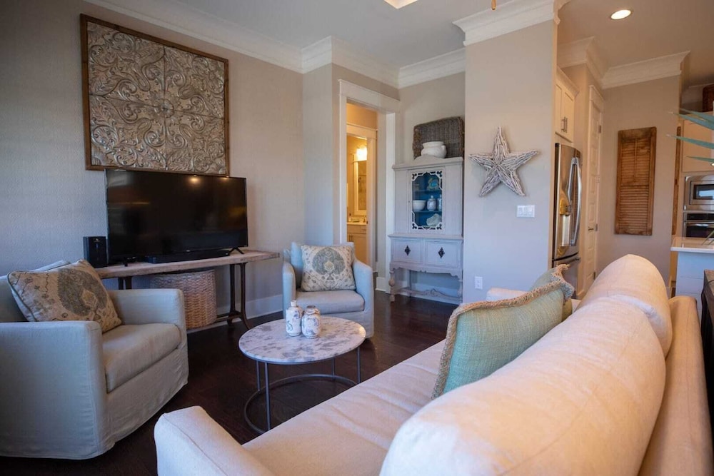 Sun & Sand For 6 by Avantstay Prominence Pet-friendly + Pool