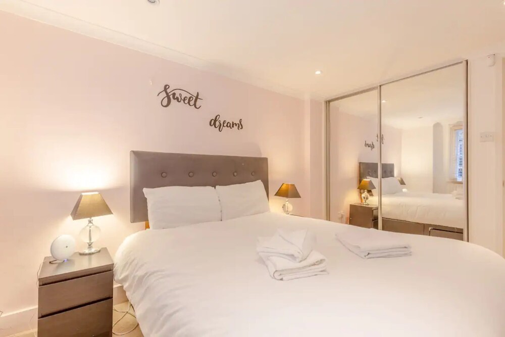 Stylish 1 Bedroom Apartment in Pimlico With Lovely Garden