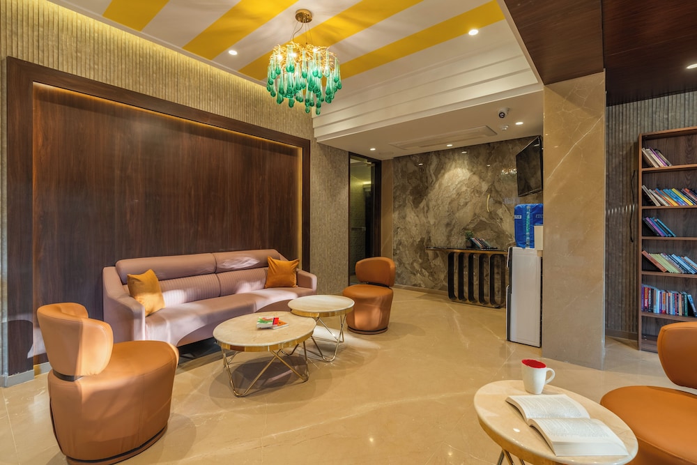 The Hosteller Mumbai, International Airport