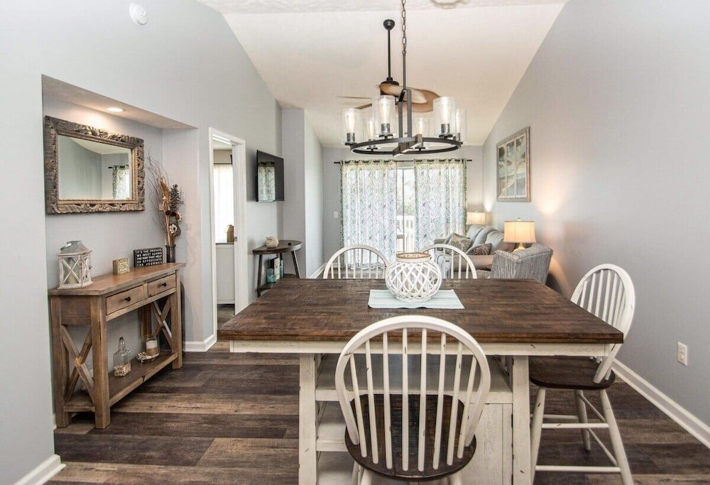 Waterway Village 17h 2 Bedroom Condo