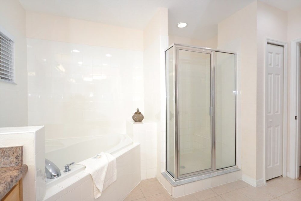 Pirates Retreat 3 Bedroom Condo by Redawning view 3