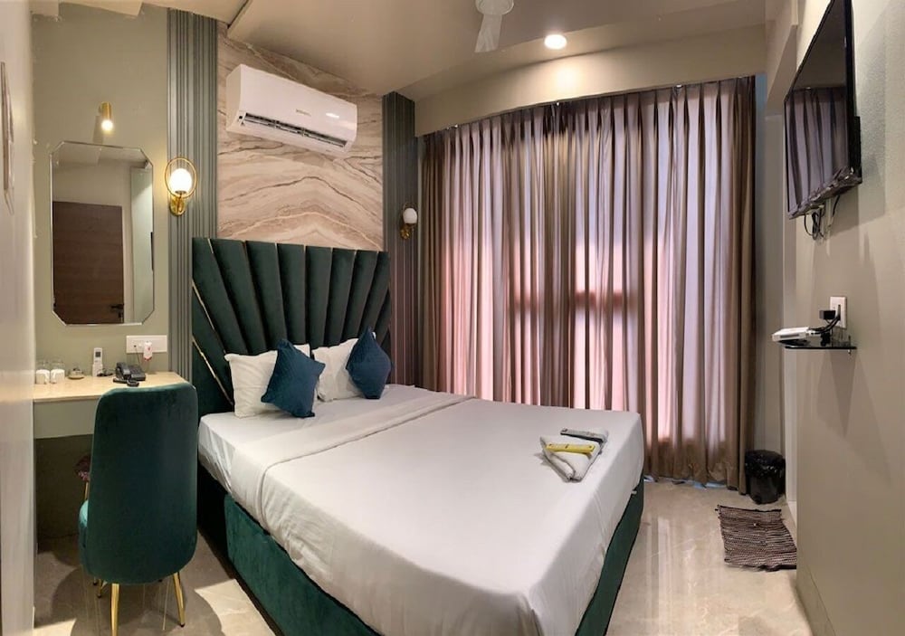 Hotel Grand Nidhivan view 2