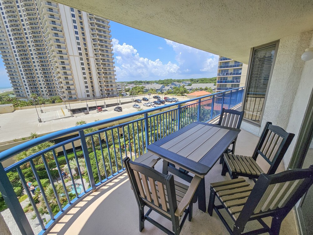 404bt, Ocean View Condo, Full Resort Amenities 2 Bedroom Condo