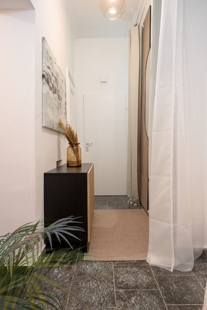 Designer Apartments - Near Danube