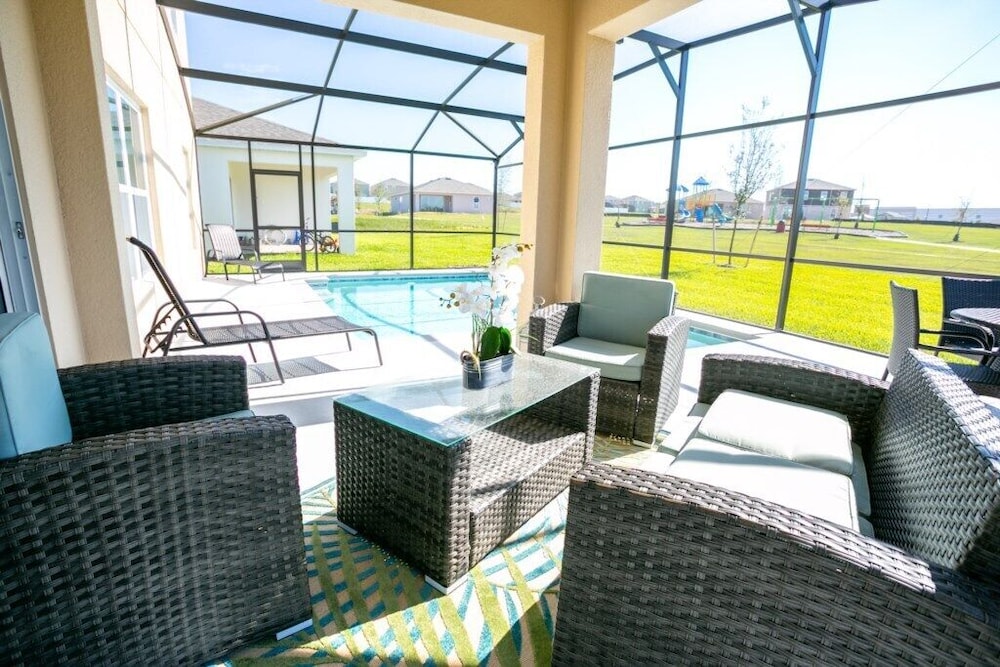 Laurel Estates 278026 5 Bedroom Villa by RedAwning view 4