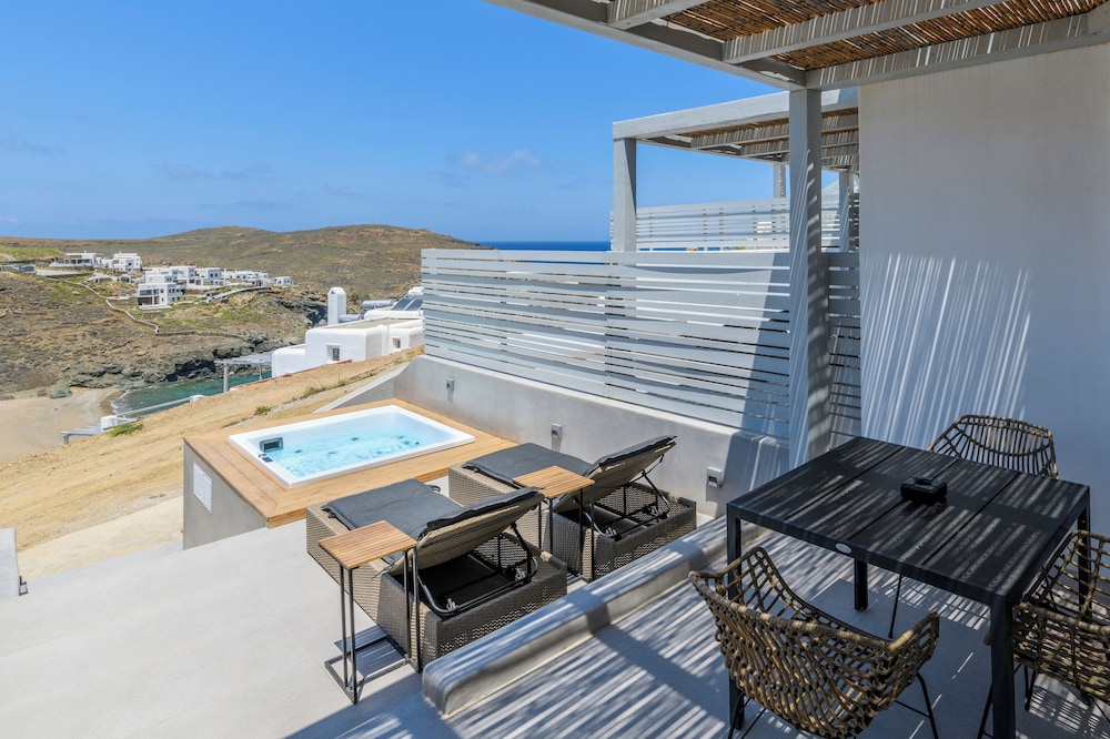 Mykonist Merchia Beach Villas & Suites