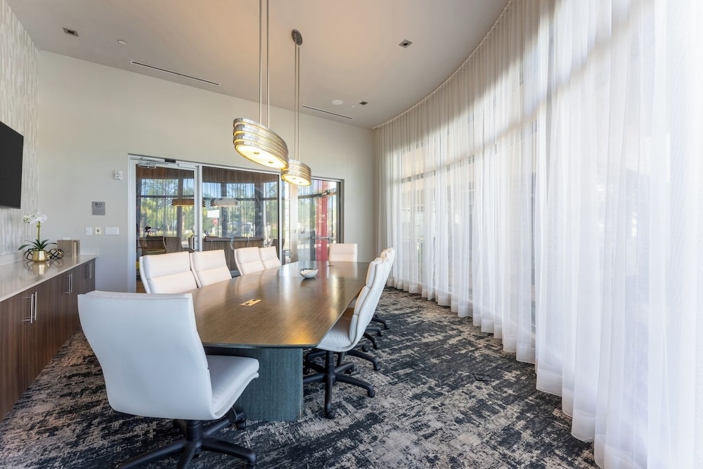 Daytona 2BR Getaway Parking Family & Pet-friendly