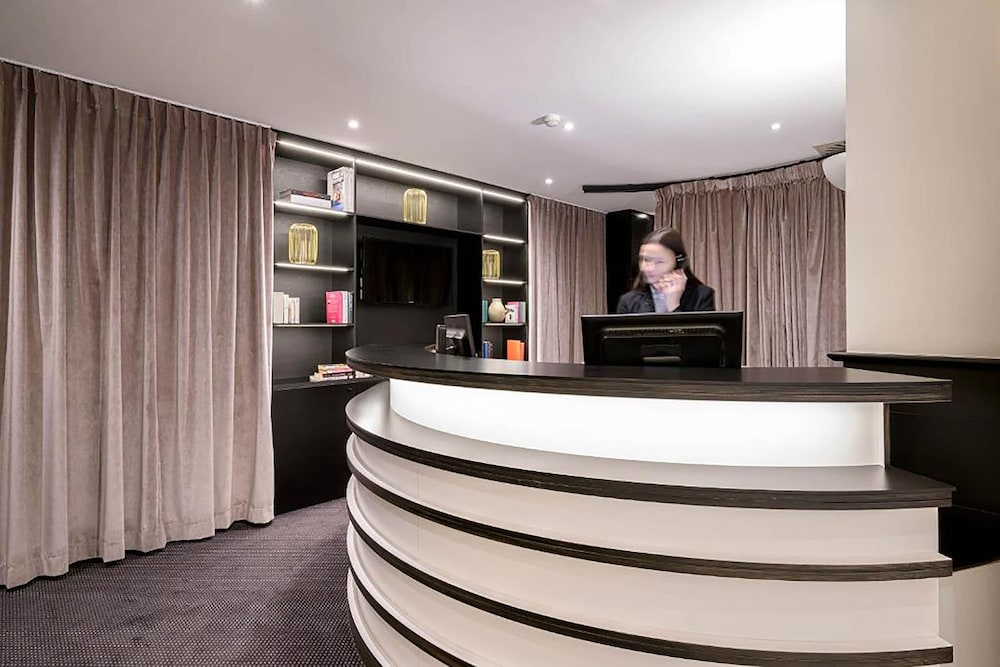 Aris Grand-Place Hotel 1