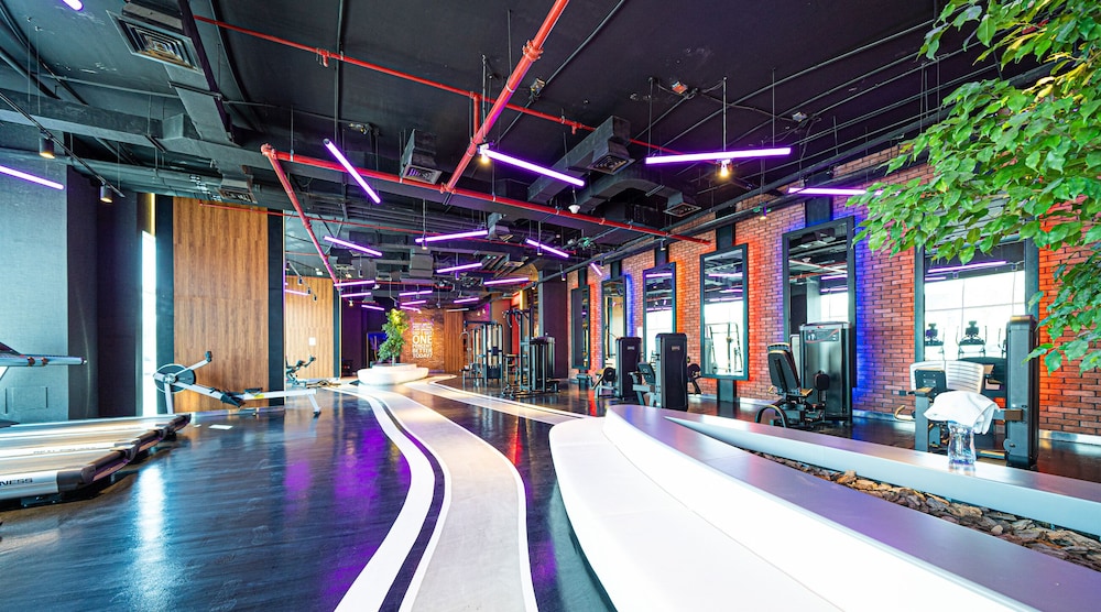Modern & Stylish Studio in JVT