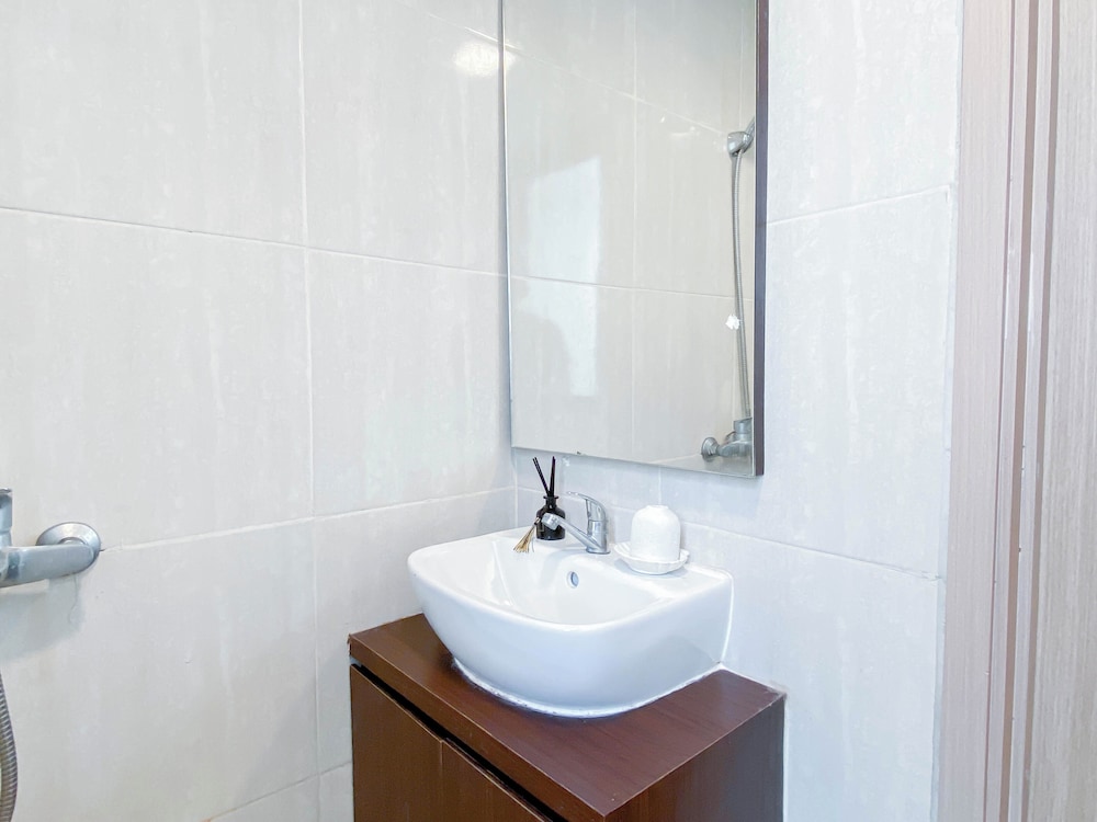 Chic And Cozy Studio At Meikarta Apartment