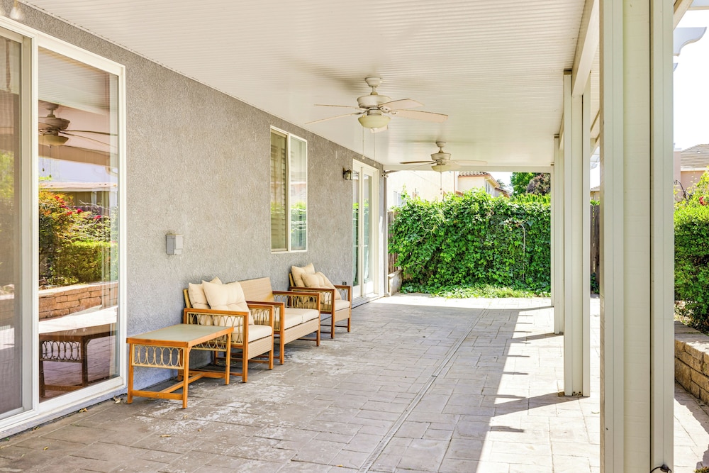 5 Mi to Dtwn Modesto: Family Home w/ Patio!