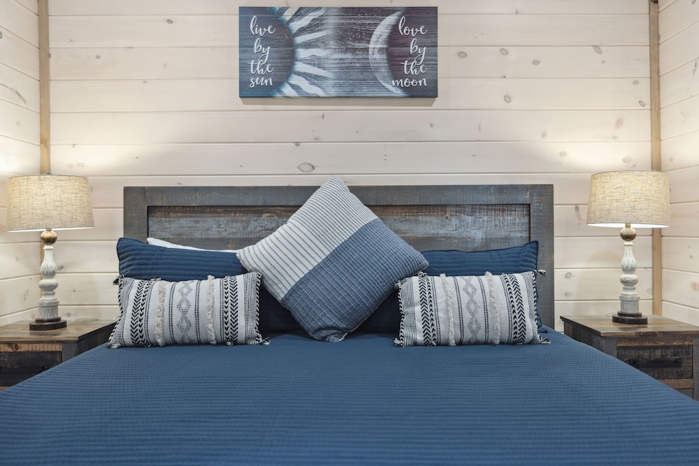 Celestial Haven 3 Bedroom Cabin