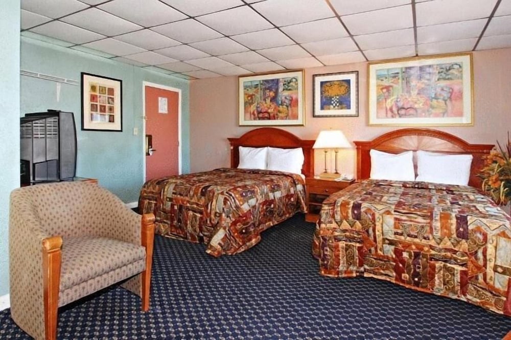 Regal Inn  Suites - Property Image 3