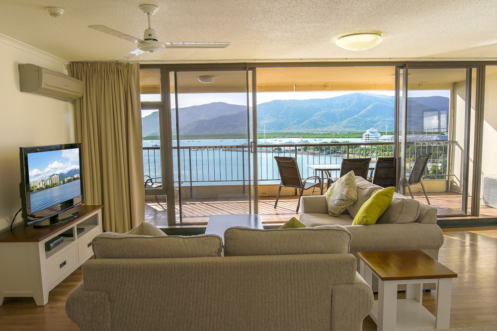 Cairns Aquarius