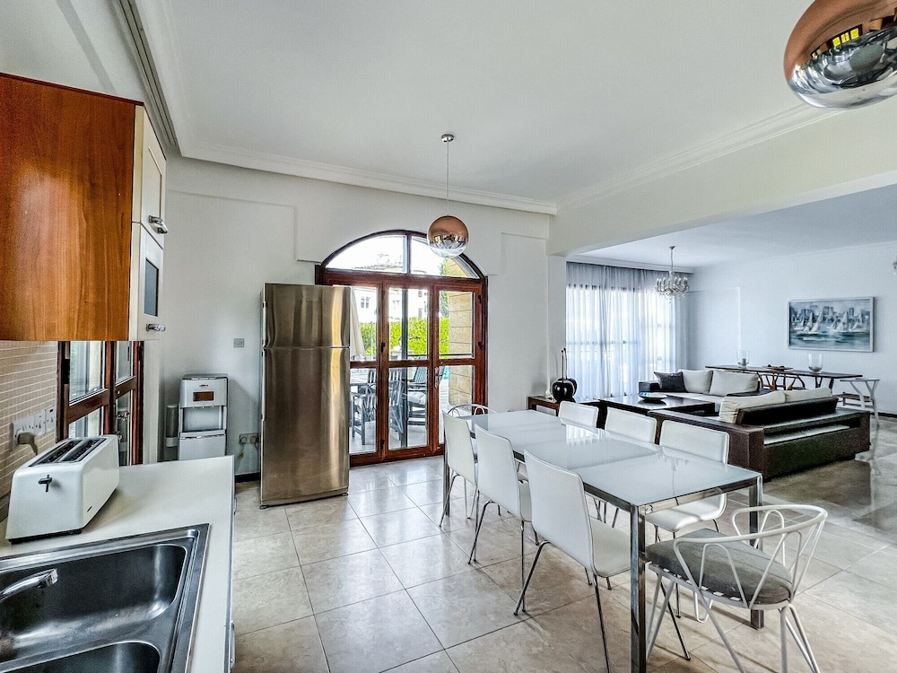 Villa With Private Pool and Backyard in Lapta