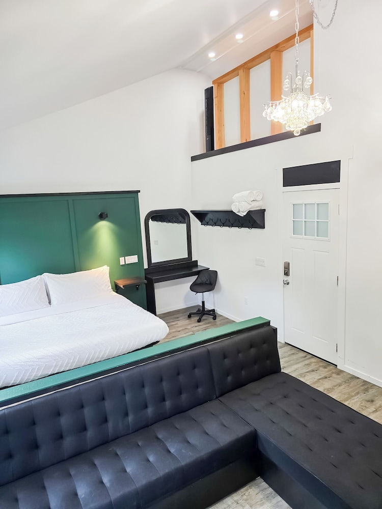 Copper Rose Retreat B&B
