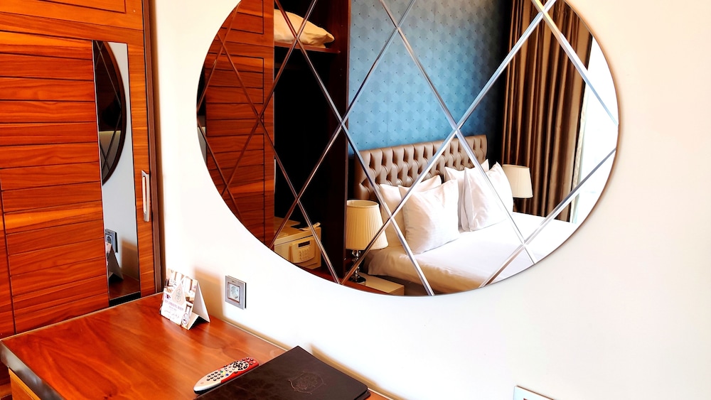 Old Port Otel - Image 32