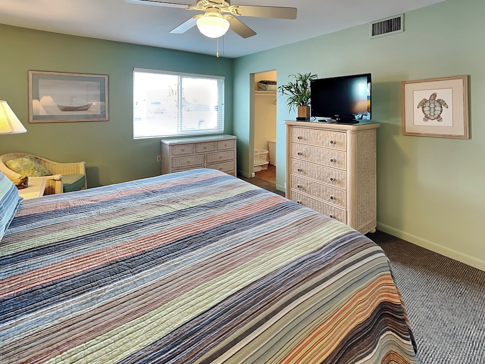 Jacksonville Beach Costa Verde 2319-102 by Distinctive Beach Rentals