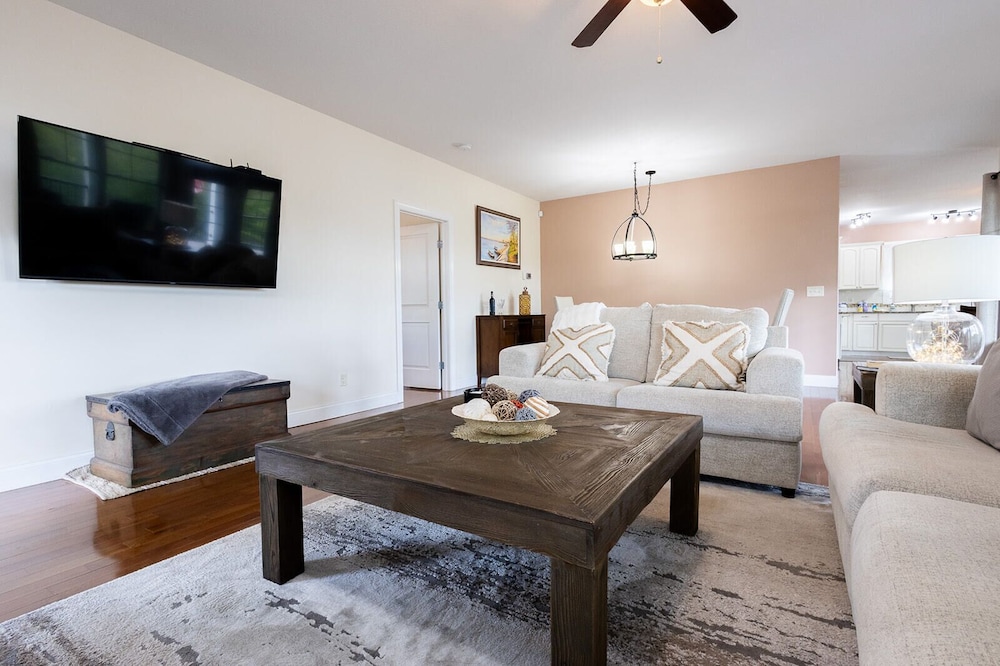 The Retreat at Paradise Hills