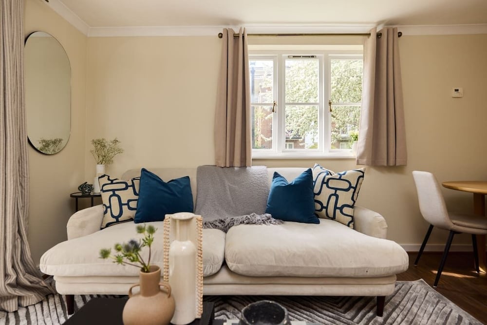 The Brompton Park Escape Bright 2bdr Flat With Patio Access