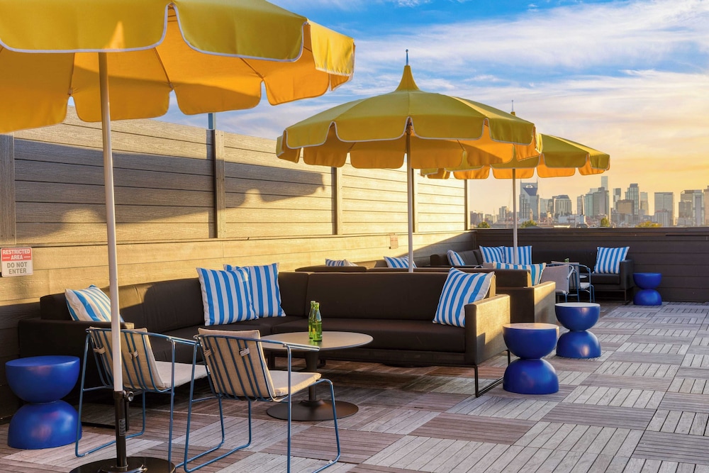 Dual Bachelor Pads w/ Rooftop Lounge & Games Sleeps 26 5 Min to Broadway