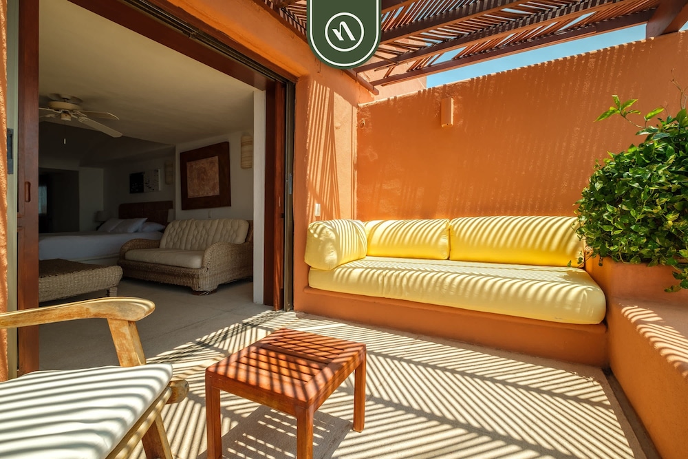 Punta Ixtapa PH6 in Guerrero