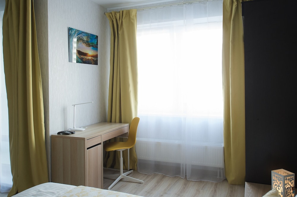 Abri Luxe Headliner view 3