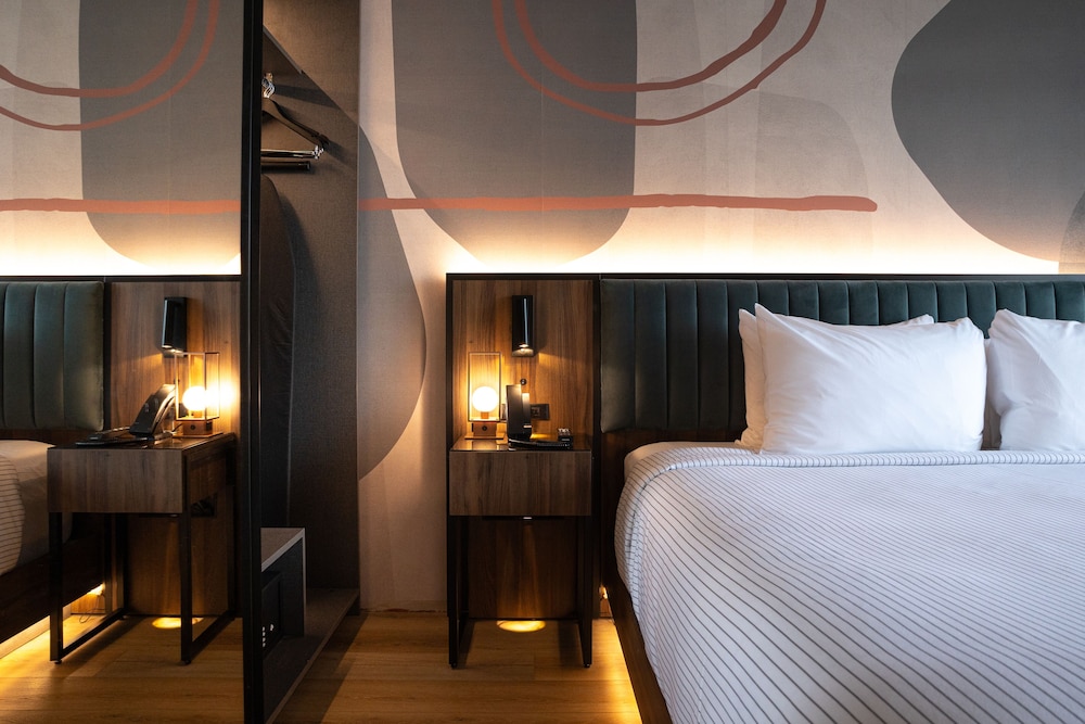 Cambria Hotel Nashville Midtown 8
