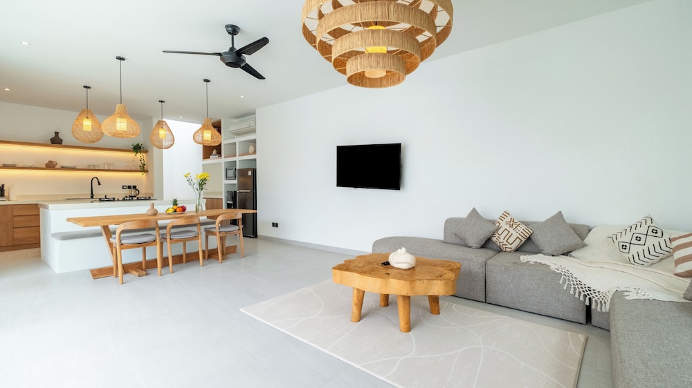 Loona Palm Villas by Villa Finder