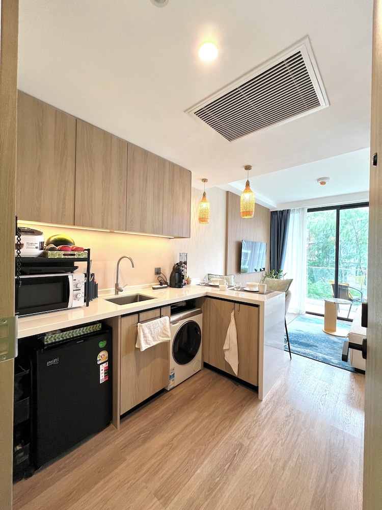 1BR 5Min Walk to BeachPool&Gym C243