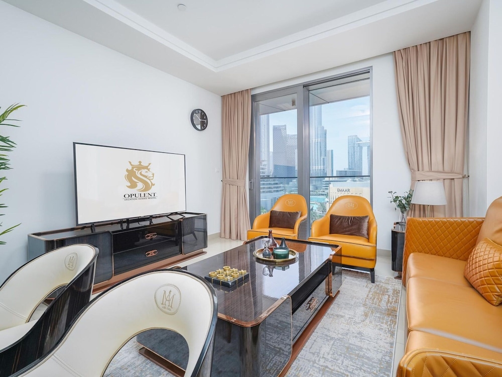 Luxurious & Stylish Apartments Across Dubai Mall - Burj Khalifa - City Views