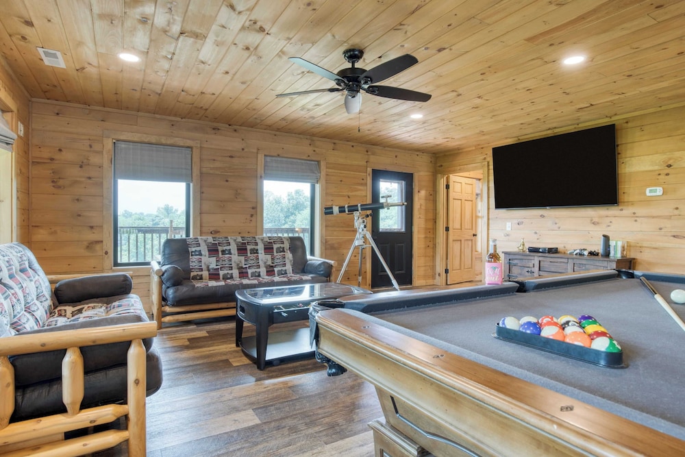 Lions Landing by Avantstay Sleeps 18 Hot Tub Game Room Views Near Pigeon Forge