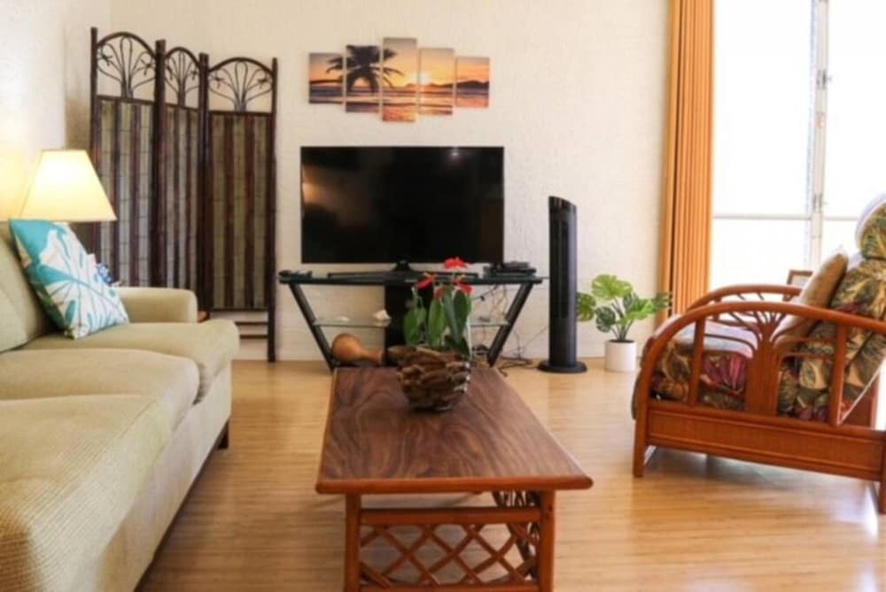 Enjoy the Sunset Ocean Front 1BR Apt-pool On-site