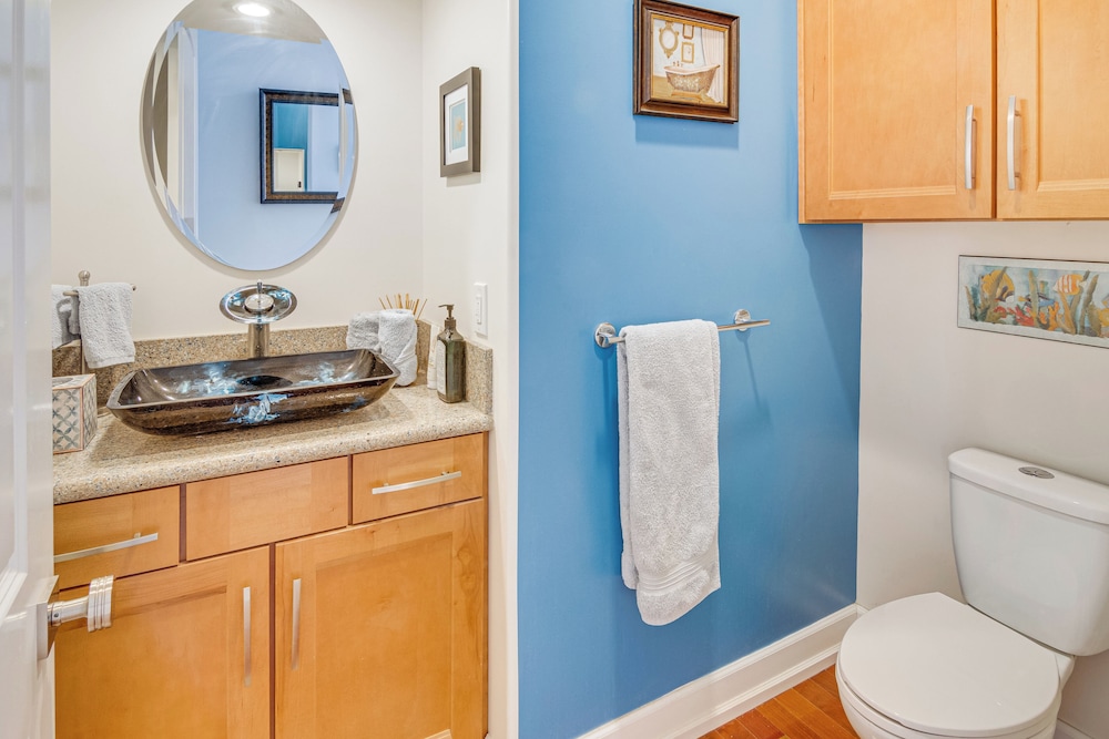 Home Close to Trails & Shopping in Thousand Oaks!