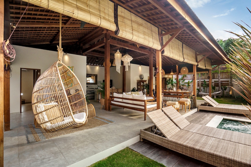 Villa Nabi by Alfred in Bali - New Family 5BR Villa Next to Seminyak Beach