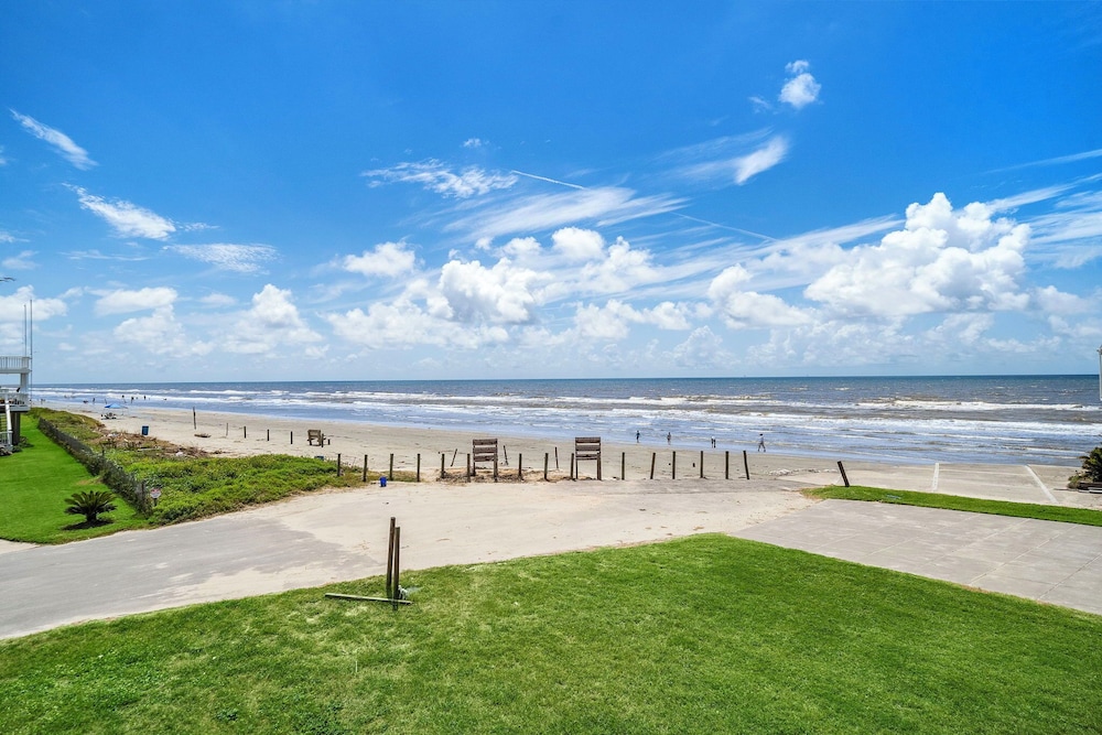 Maree by the Sea by Ryson Vacation Rentals