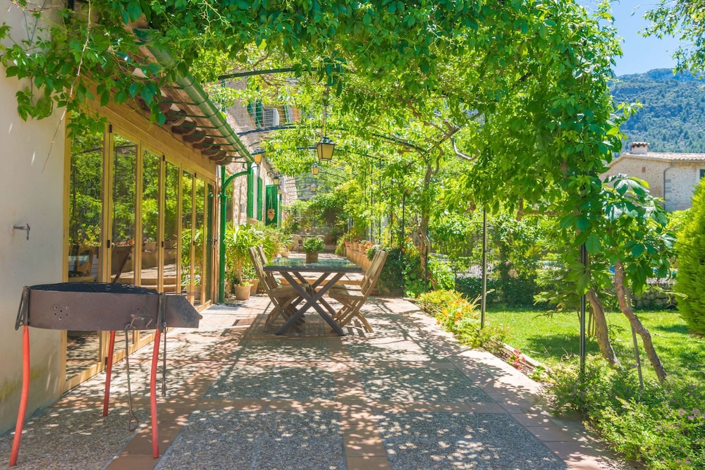 Can Altes in Biniaraix